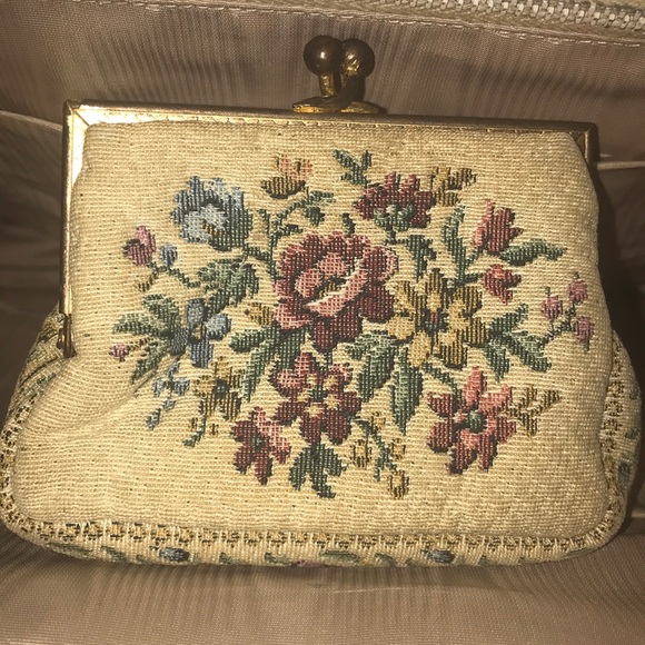Vintage Floral Tapestry Top Handle Bag ๐ - Picture 3 of 8